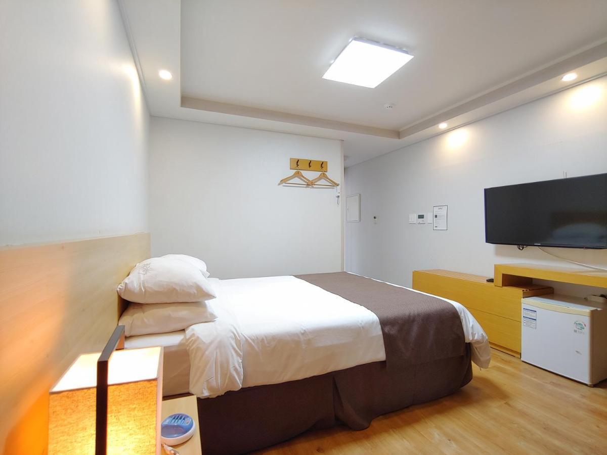 Jeju Lavender Hotel Seogwipo Eksteriør billede