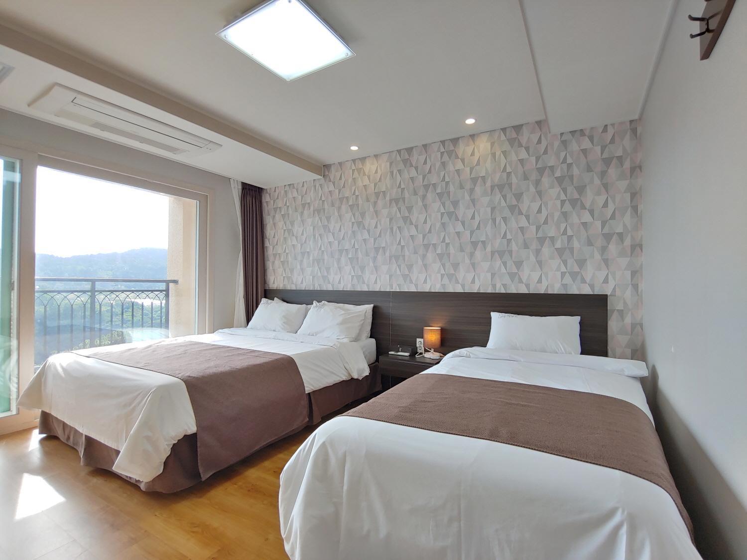 Jeju Lavender Hotel Seogwipo Eksteriør billede